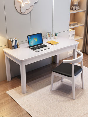 Simple bureau en bois massif et combinaison de chaise à cornes pour une étude à domicile moderne