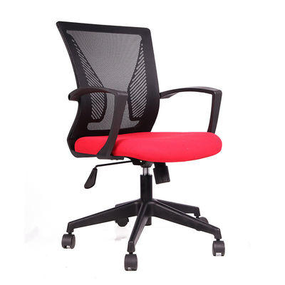 Meubles de bureau Chaise pivotante simple et confortable en maille noire avec coussin rouge