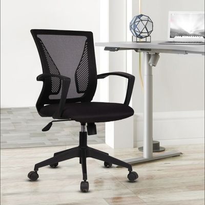 Meubles de bureau Chaise pivotante simple et confortable en maille noire avec coussin rouge