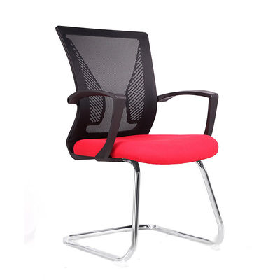 Meubles de bureau Chaise pivotante simple et confortable en maille noire avec coussin rouge