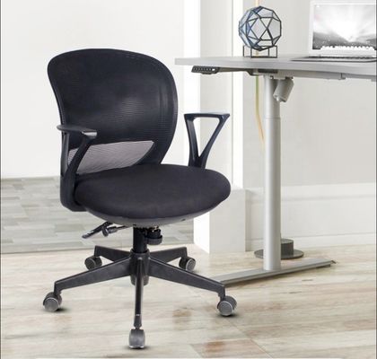 Base et accoudoirs épais pour un confort optimal 2024 Chaise pivotante noire exécutive