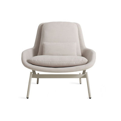 Un simple fauteuil moderne, le fauteuil pour votre café.