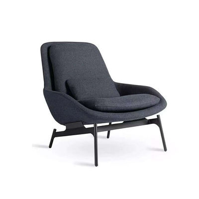 Un simple fauteuil moderne, le fauteuil pour votre café.