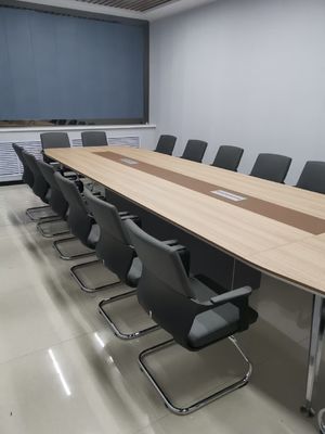 Chaise de bureau ergonomique tournante avec support lombaire et accoudoirs