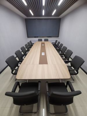 Chaise de bureau ergonomique tournante avec support lombaire et accoudoirs