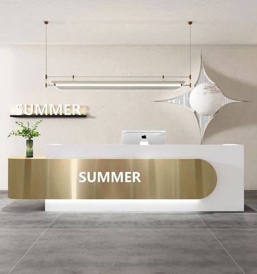 Armoire de rangement de tiroir pour organisé et bureau de réception dans le salon de beauté ou magasin de vêtements