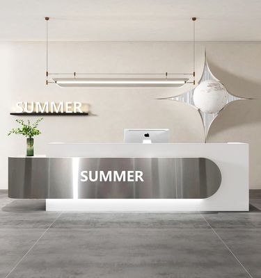 Armoire de rangement de tiroir pour organisé et bureau de réception dans le salon de beauté ou magasin de vêtements