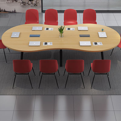 Table et chaise de formation modernes pour des négociations productives dans les salles de conférence