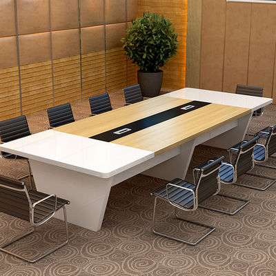 Tableau de négociation de formation du personnel rectangulaire et combinaison de chaises pour un bureau moderne