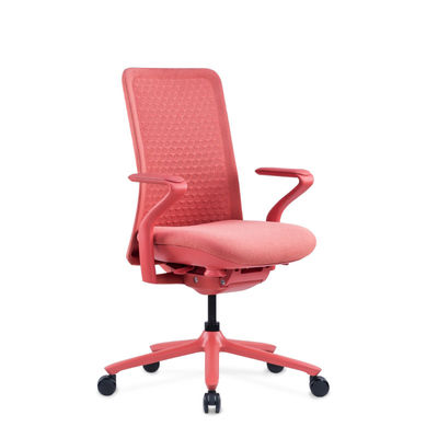 Design ergonomique de la chaise de bureau pour un dossier sédentaire confortable et des jeux PC pivotants