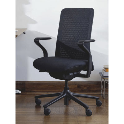 Design ergonomique de la chaise de bureau pour un dossier sédentaire confortable et des jeux PC pivotants