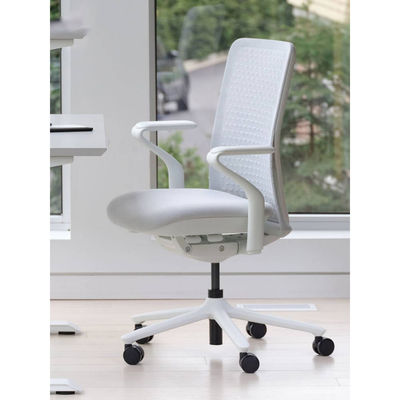 Design ergonomique de la chaise de bureau pour un dossier sédentaire confortable et des jeux PC pivotants