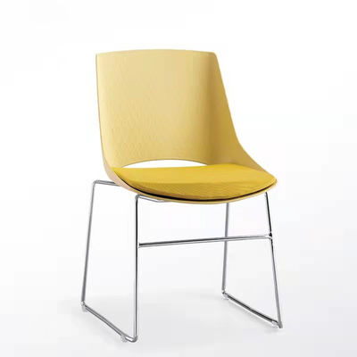 Chaise d'ordinateur fonctionnelle et élégante Sièges de conférence empilables pour les bureaux modernes
