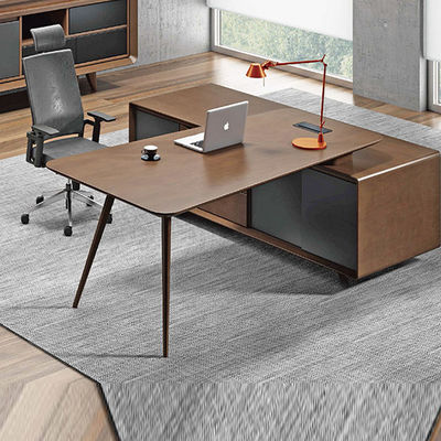 Meubles de bureau de design contemporain Station de travail en forme de L pour un gestionnaire moderne