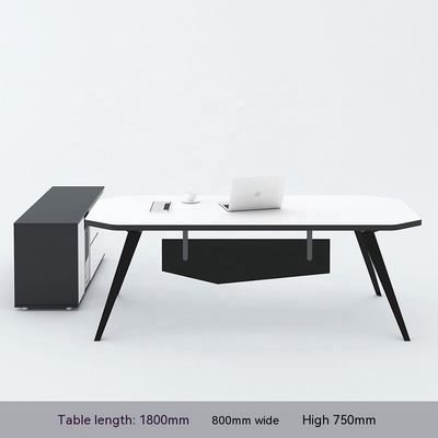 Bureau et chaise moderne pour une seule personne Meubles élégants pour l'espace de travail du directeur