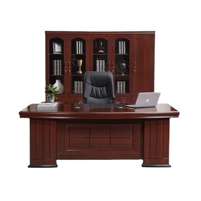 Un ensemble de bureau en bois massif pour bureau et chaise en acajou ancien