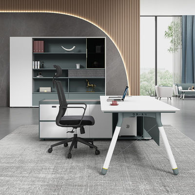 Bureau de bureau moderne en forme de L Table de bureau en bois pour le directeur général en couleurs personnalisées