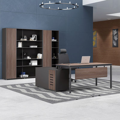 Meubles de bureau pour les gestionnaires modernes Table du président personnalisable et table de grande classe