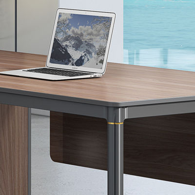 Meubles de bureau pour les gestionnaires modernes Table du président personnalisable et table de grande classe