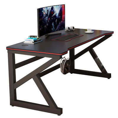 Créez l'espace de travail et de jeu parfait avec un bureau de jeu RGB de design contemporain
