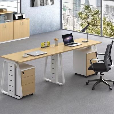 Moderne simple 4-6 Personnes Bureau de combinaison de postes du personnel pour le bureau d'entreprise Personnalisable