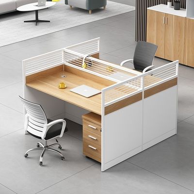 Combinaison de bureau et de chaise à quatre bits artificiels pour les entreprises multifonctionnelles