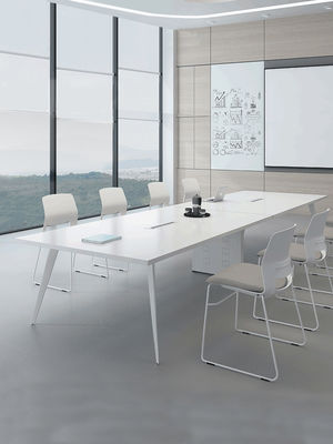Tableau de conférence blanc moderne pour la formation au bureau et la négociation dans le centre commercial