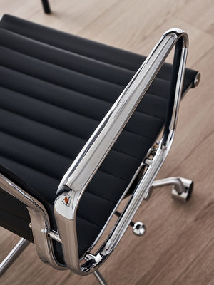 Chaise de bureau de hauteur réglable avec roues pivotantes et cuir synthétique en PU