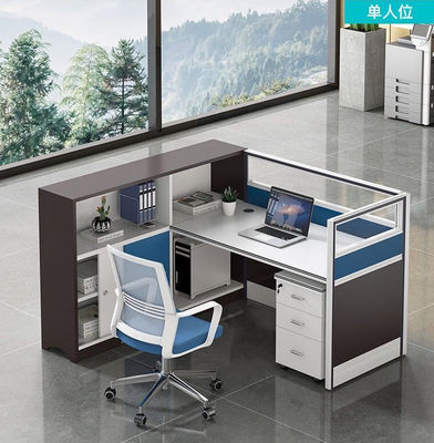 Combinaison de table et de chaise pour bureau à écran