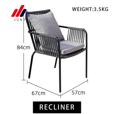 Chaise en rotin solide et durable pour l' extérieur dans les meubles de la station balnéaire