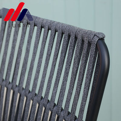 Chaise en rotin solide et durable pour l' extérieur dans les meubles de la station balnéaire