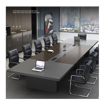 Des tables et des chaises de conférence convertibles, le complément idéal à vos meubles de bureau
