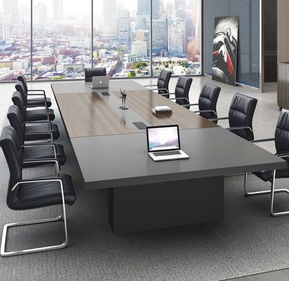 Des tables et des chaises de conférence convertibles, le complément idéal à vos meubles de bureau