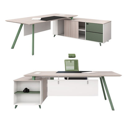 Le PDG de Modern Commercial Furniture est un bureau en mélamine.