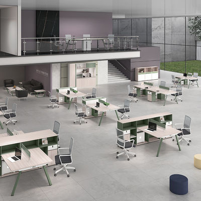 Le PDG de Modern Commercial Furniture est un bureau en mélamine.
