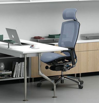Chaise de bureau ergonomique à dos en maille avec cadre en aluminium et siège confortable