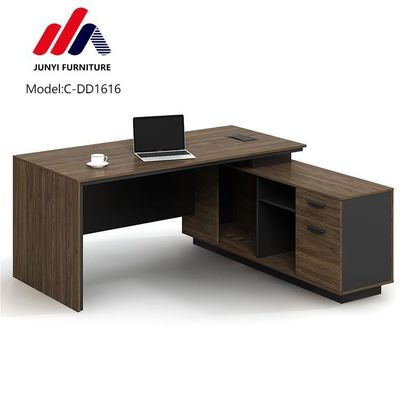 Bureau de bureau en forme de L pour directeur et directeur en design moderne